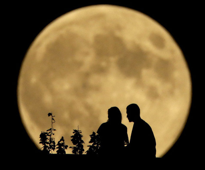 Full Moon Effective Magic Spells To Make A Woman Fall In Love With You As Soon As Possible +256752475840